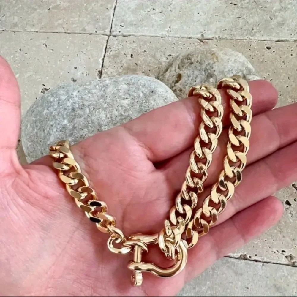 NWOT Gold Double Chunky Chain Choker Necklace